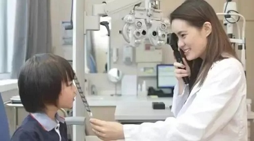 孩子眯眼就是近视吗？